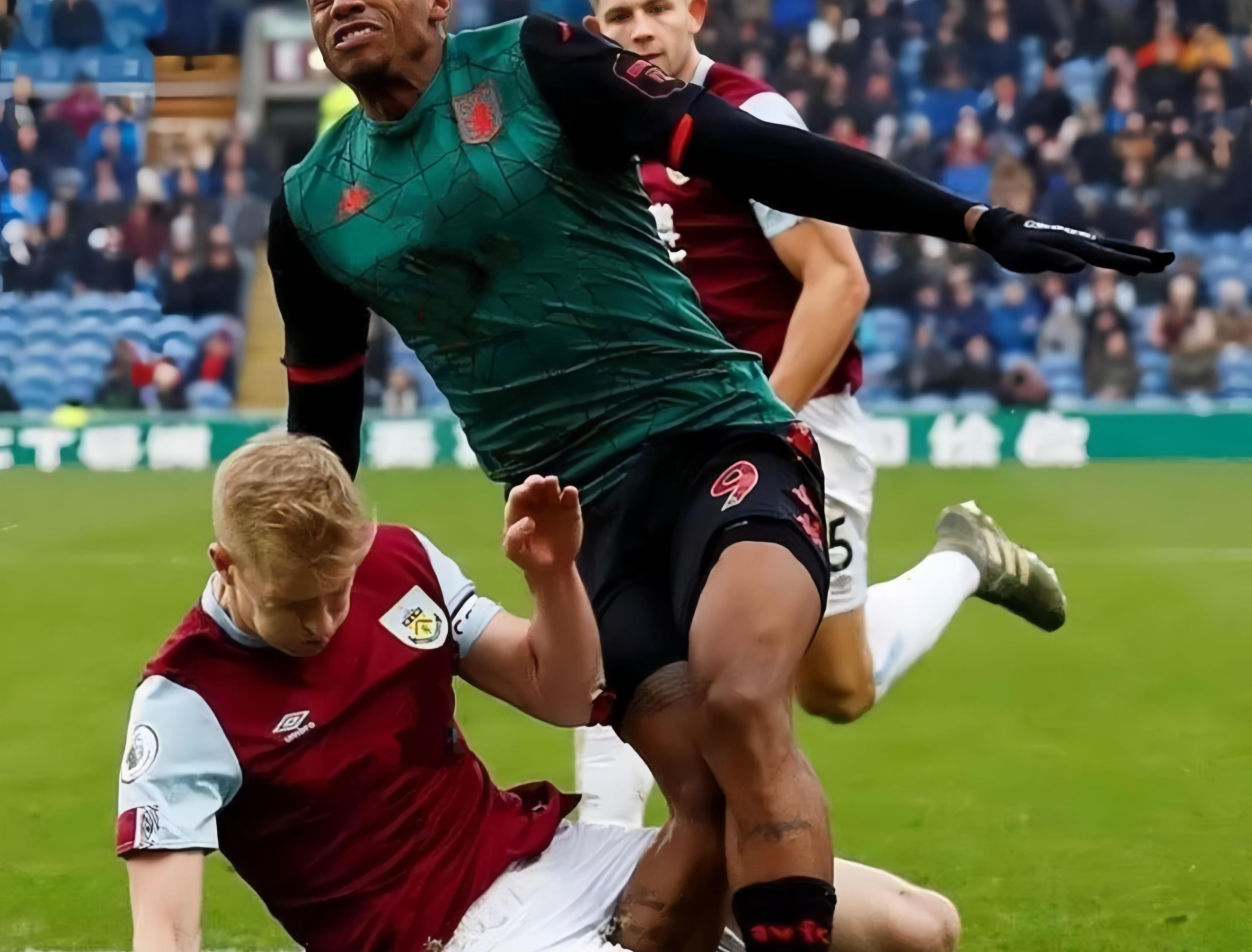 斯旺西主场惨败，英超球队陷入保级泥沼