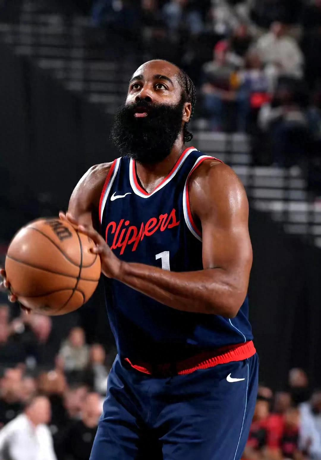 雷速官网-公牛惜败开拓者，拉文独得35分