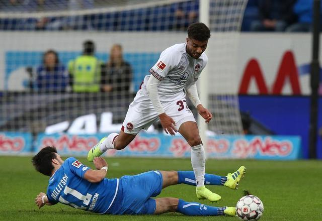 纽伦堡青训新秀崭露头角,场场出战稳定防线 纽伦堡青训新秀崭露头角,场场出战稳定防线